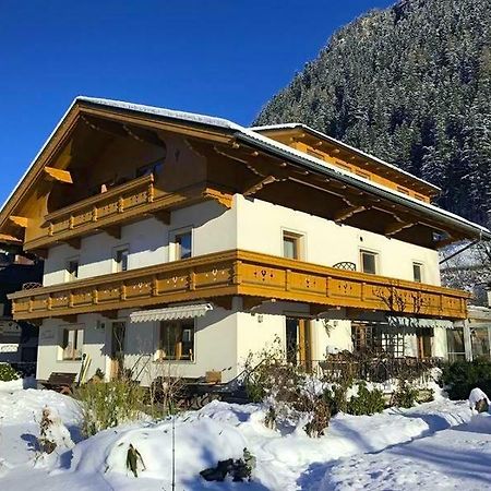 Gaestehaus Elisabeth Bed & Breakfast Mayrhofen Dış mekan fotoğraf